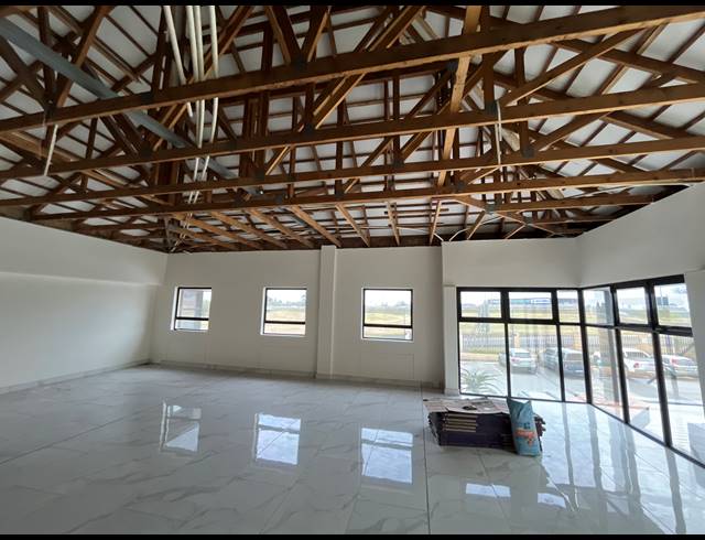 118M² OFFICE TO LET IN SUNNYROCK
